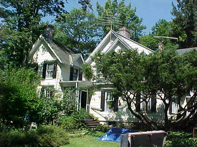Building photograph for 137 SHARON ROAD